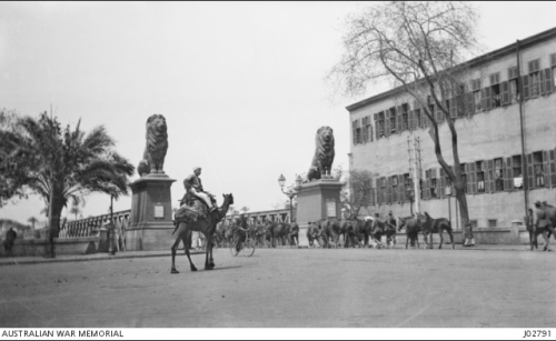 Kasr-el-Nil Bridge with the Barracks on the RHS